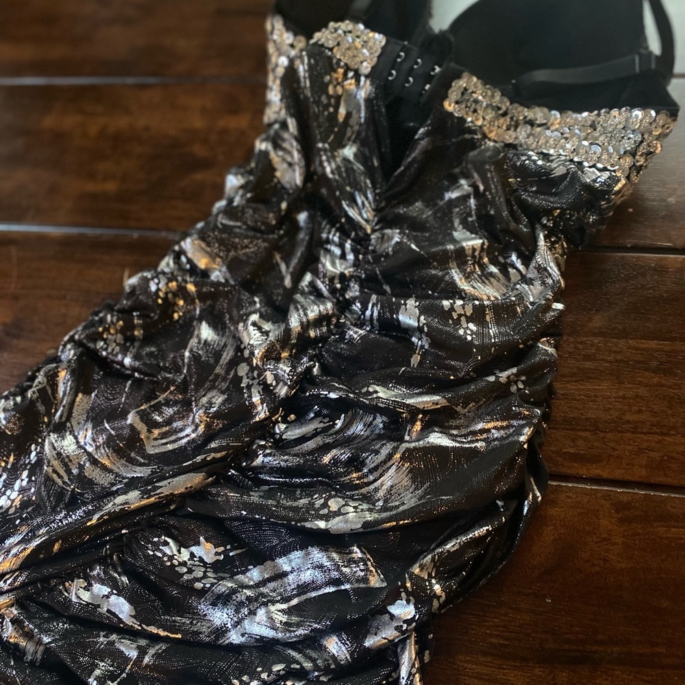 Dress - Picture 4 of 6